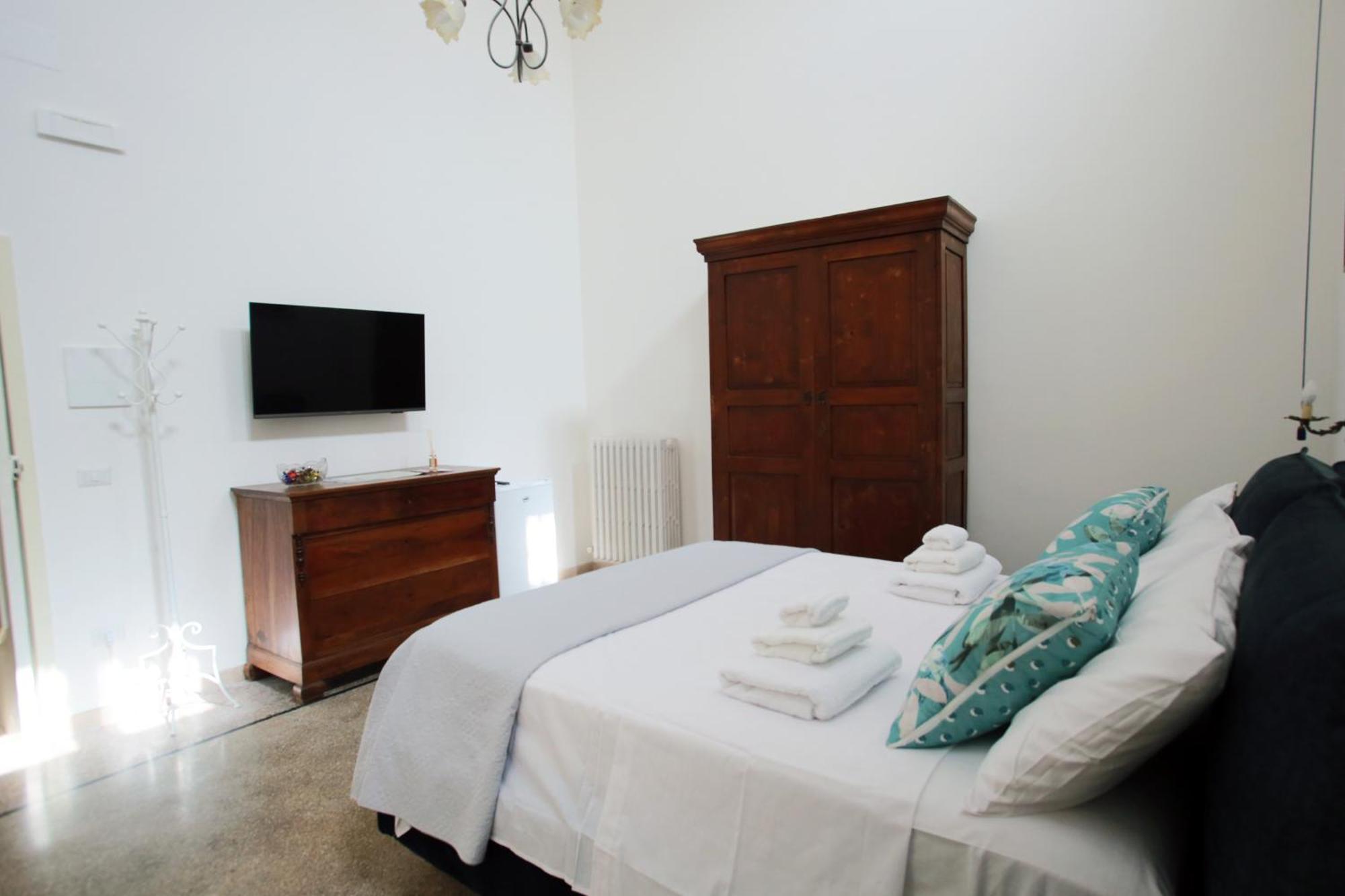 B&B Palazzo Sambiasi Lecce Buitenkant foto